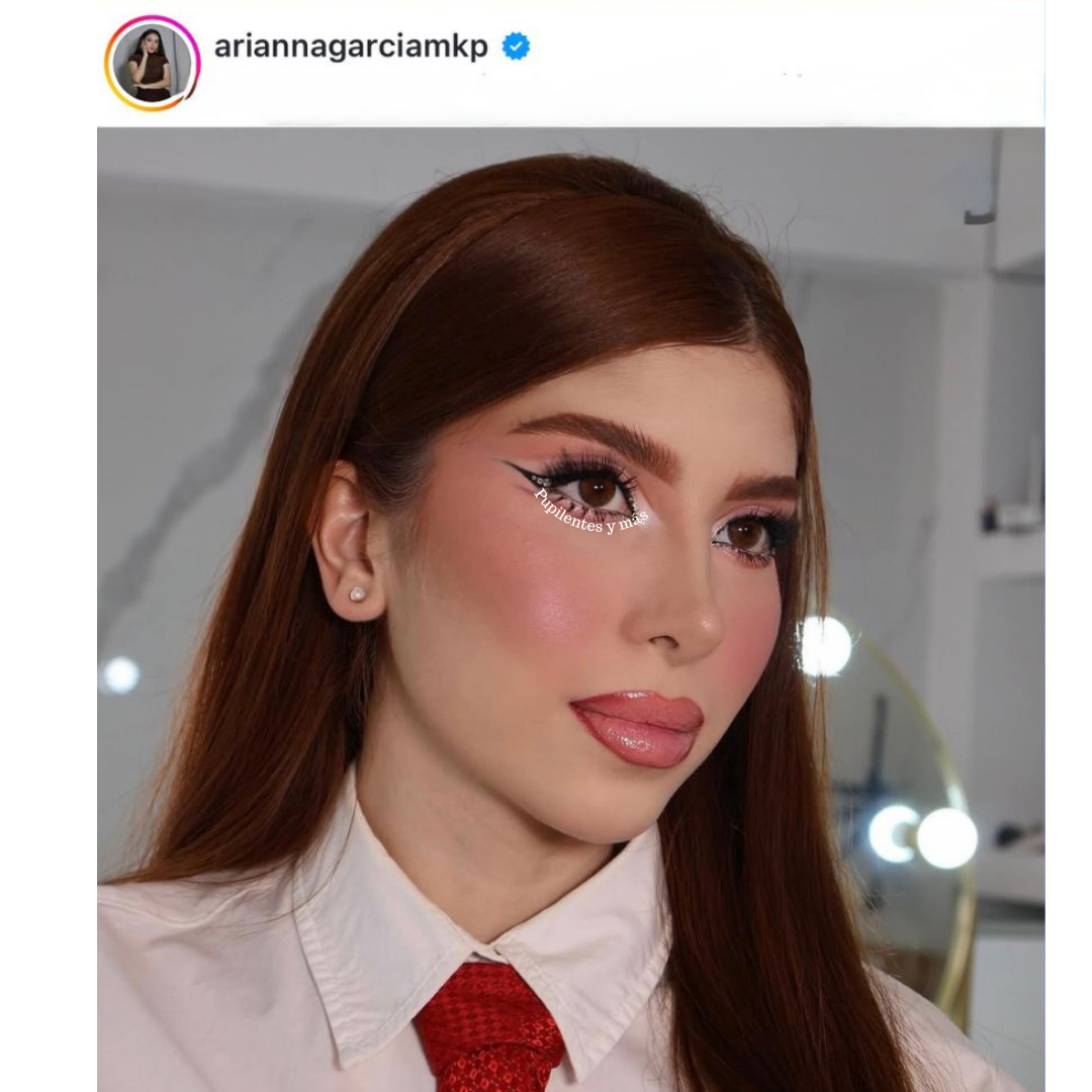 Cleopatra Hazel Urban Layer -pupila mediana | Duración anual